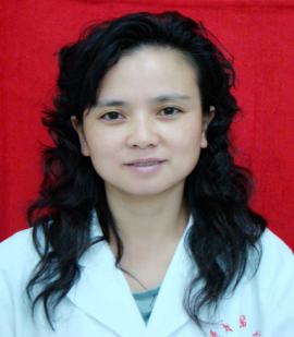 微笑的小孩描述已自动生成